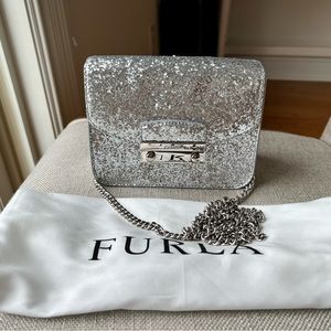 Furls Metropolis Silver Glitter Bag